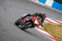 donington-no-limits-trackday;donington-park-photographs;donington-trackday-photographs;no-limits-trackdays;peter-wileman-photography;trackday-digital-images;trackday-photos